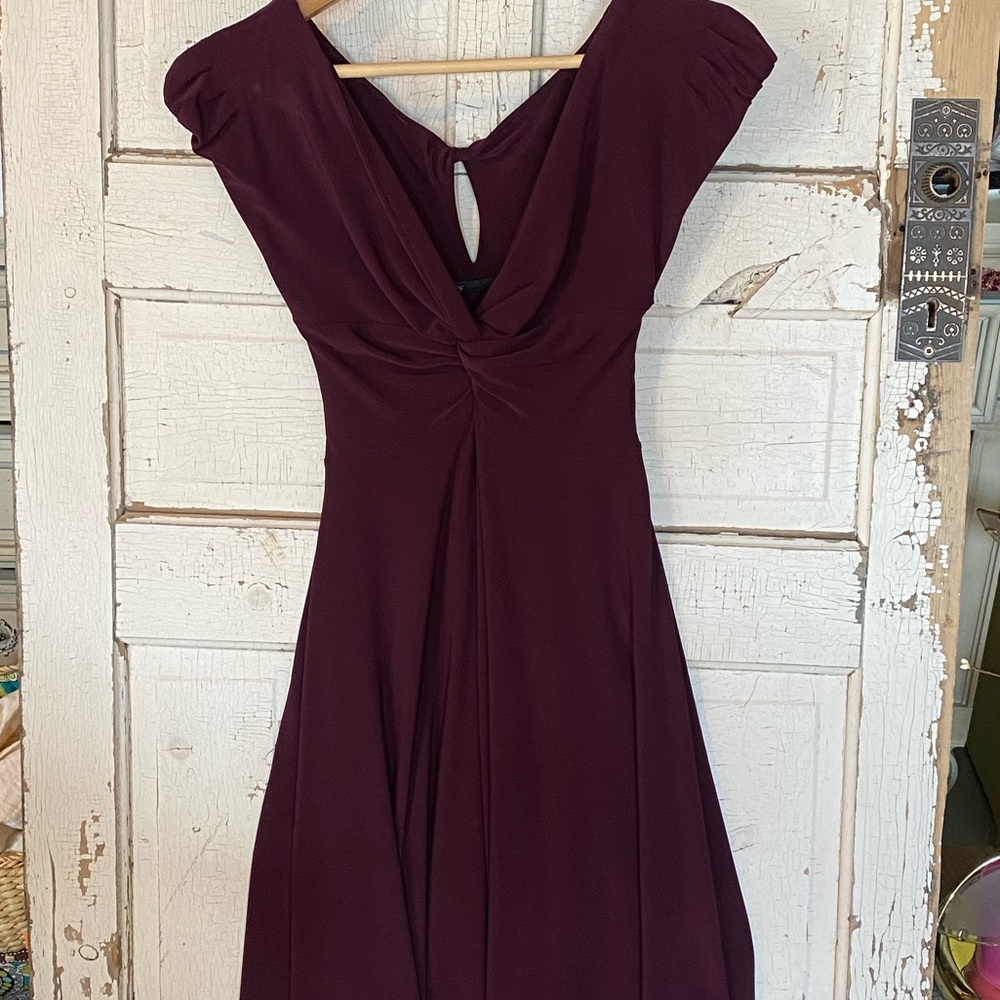 Key hole back deep purple knot detail dress